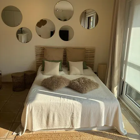 Op Het Gelijkvloers Met Tuintje Nabij Apartment De Haan